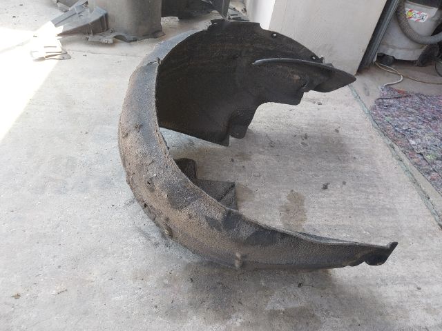 bontott SKODA OCTAVIA III Bal hátsó Dobbetét (Kerékjárati, Műanyag)