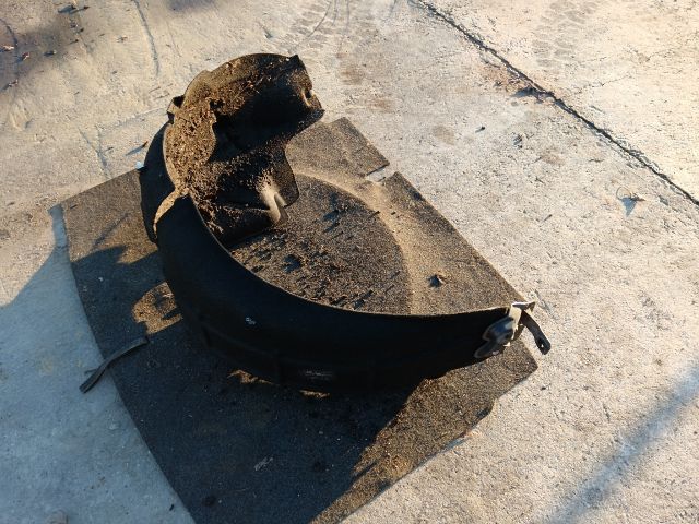 bontott SKODA OCTAVIA III Bal hátsó Dobbetét (Kerékjárati, Műanyag)