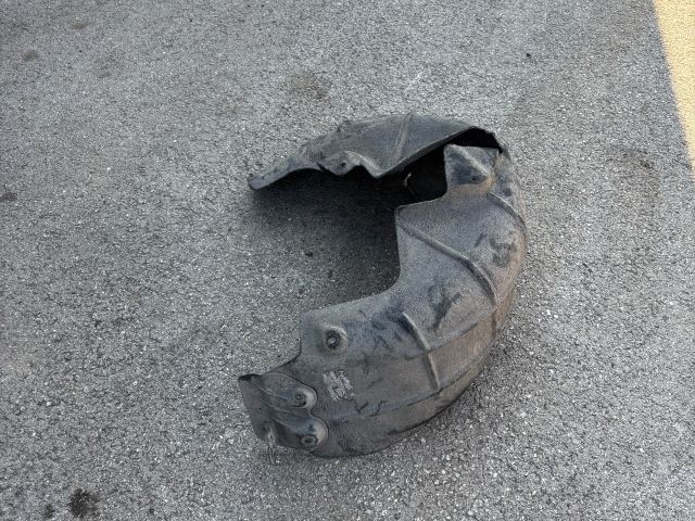 bontott SKODA OCTAVIA III Bal hátsó Dobbetét (Kerékjárati, Műanyag)