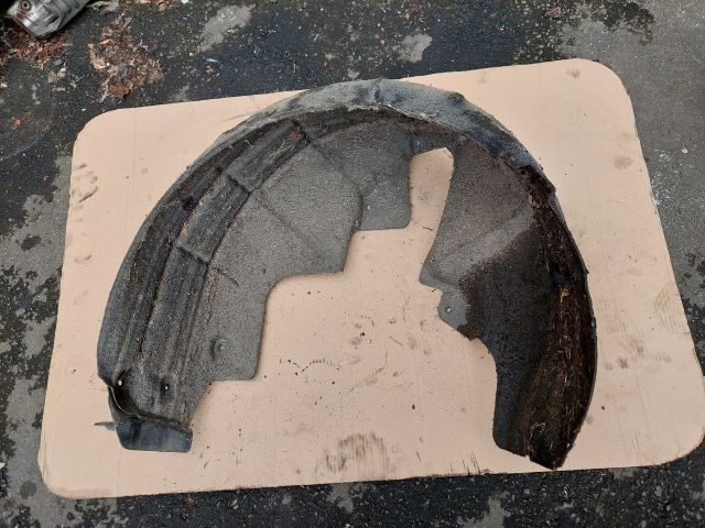 bontott SKODA OCTAVIA III Bal hátsó Dobbetét (Kerékjárati, Műanyag)