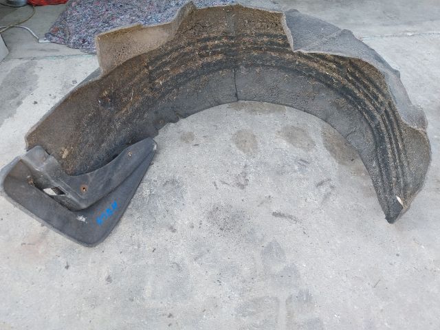 bontott SKODA OCTAVIA III Bal hátsó Dobbetét (Kerékjárati, Műanyag)