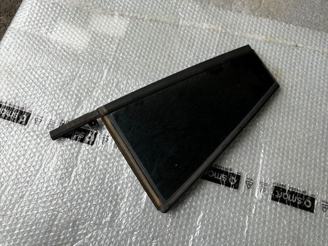 bontott SKODA OCTAVIA III Bal hátsó Fixüveg (Ajtóban)