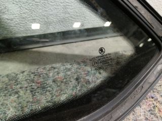 bontott SKODA OCTAVIA III Bal hátsó Fixüveg (Ajtóban)