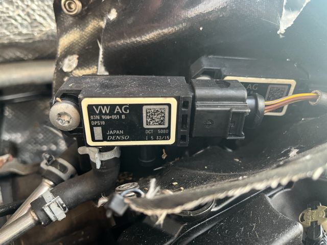 bontott SKODA OCTAVIA III Bal hátsó Fixüveg (Ajtóban)