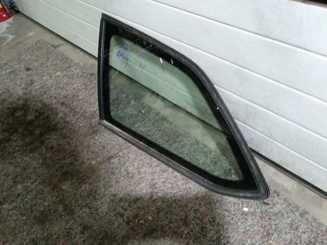 bontott SKODA OCTAVIA III Bal hátsó Fixüveg (Ajtóban)