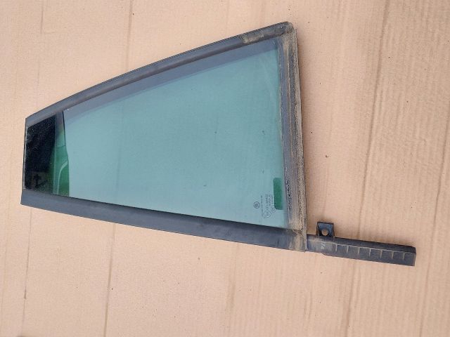 bontott SKODA OCTAVIA III Bal hátsó Fixüveg (Ajtóban)