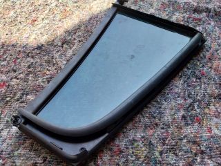 bontott SKODA OCTAVIA III Bal hátsó Fixüveg (Ajtóban)