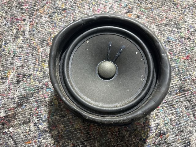 bontott SKODA OCTAVIA III Bal hátsó Hangszóró