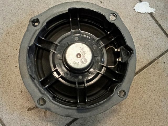 bontott SKODA OCTAVIA III Bal hátsó Hangszóró