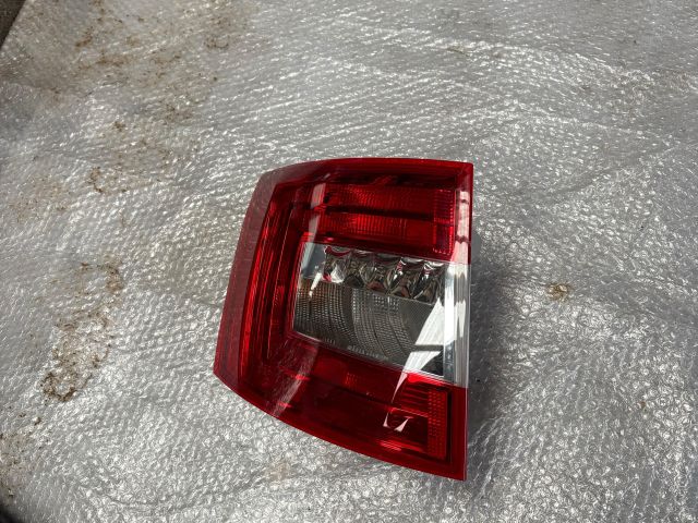 bontott SKODA OCTAVIA III Bal Hátsó Lámpa