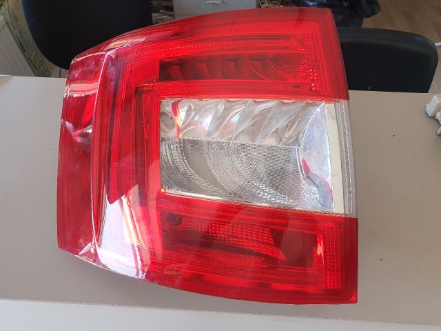 bontott SKODA OCTAVIA III Bal Hátsó Lámpa