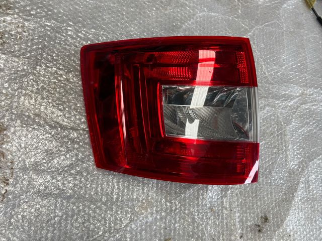 bontott SKODA OCTAVIA III Bal Hátsó Lámpa
