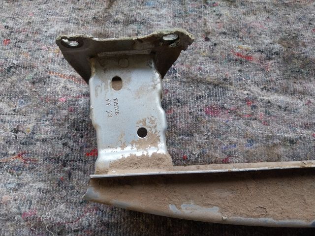 bontott SKODA OCTAVIA III Bal hátsó Lökhárító Merevítő (Fém)