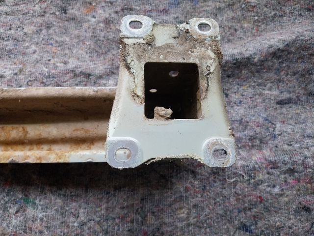 bontott SKODA OCTAVIA III Bal hátsó Lökhárító Merevítő (Fém)