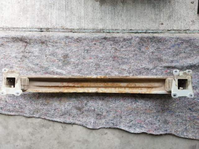 bontott SKODA OCTAVIA III Bal hátsó Lökhárító Merevítő (Fém)