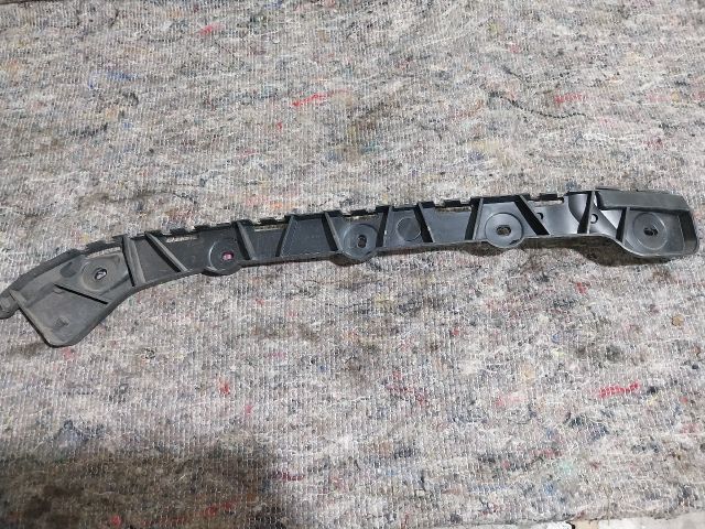 bontott SKODA OCTAVIA III Bal hátsó Lökhárító Tartó (Műanyag)