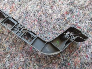 bontott SKODA OCTAVIA III Bal hátsó Lökhárító Tartó (Műanyag)