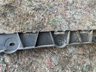 bontott SKODA OCTAVIA III Bal hátsó Lökhárító Tartó (Műanyag)