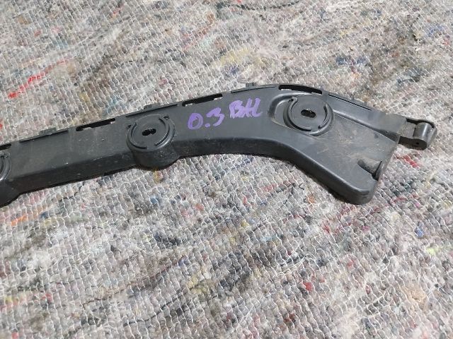 bontott SKODA OCTAVIA III Bal hátsó Lökhárító Tartó (Műanyag)