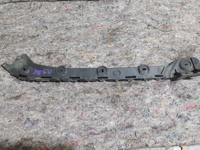 bontott SKODA OCTAVIA III Bal hátsó Lökhárító Tartó (Műanyag)