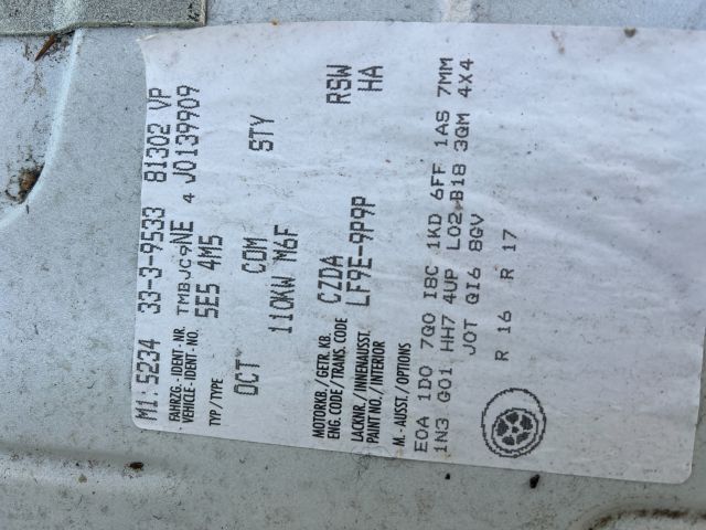 bontott SKODA OCTAVIA III Bal hátsó Negyed Karosszéria Csomag