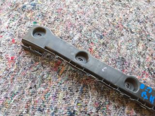 bontott SKODA OCTAVIA III Bal hátsó Oldal Lökhárító Tartó (Műanyag)