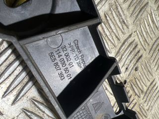 bontott SKODA OCTAVIA III Bal hátsó Oldal Lökhárító Tartó (Műanyag)