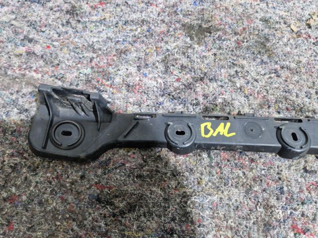 bontott SKODA OCTAVIA III Bal hátsó Oldal Lökhárító Tartó (Műanyag)