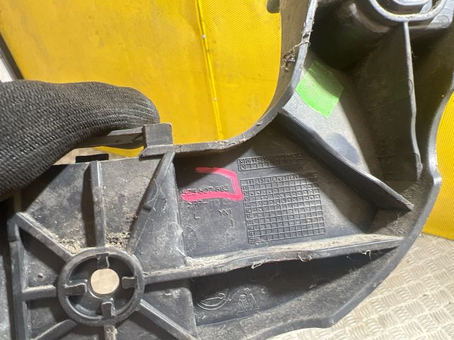 bontott SKODA OCTAVIA III Bal hátsó Oldal Lökhárító Tartó (Műanyag)