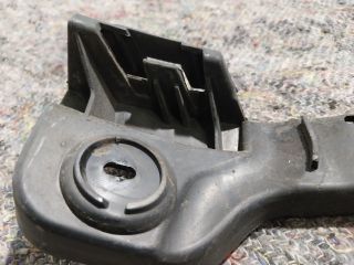 bontott SKODA OCTAVIA III Bal hátsó Oldal Lökhárító Tartó (Műanyag)