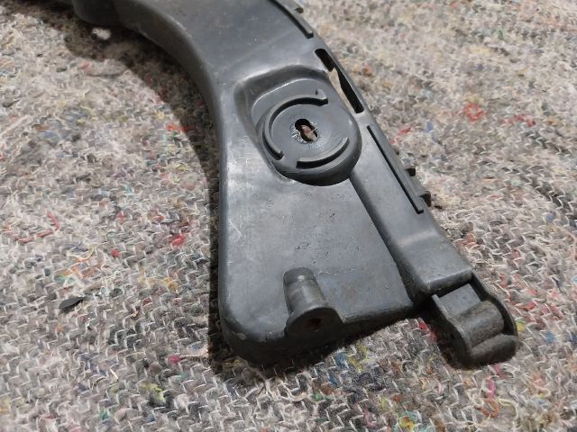 bontott SKODA OCTAVIA III Bal hátsó Oldal Lökhárító Tartó (Műanyag)