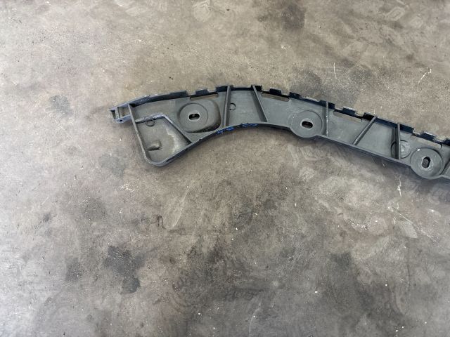 bontott SKODA OCTAVIA III Bal hátsó Oldal Lökhárító Tartó (Műanyag)