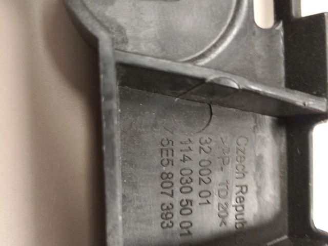 bontott SKODA OCTAVIA III Bal hátsó Oldal Lökhárító Tartó (Műanyag)