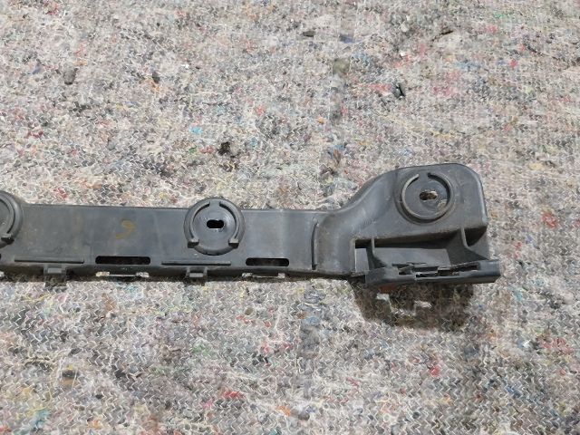 bontott SKODA OCTAVIA III Bal hátsó Oldal Lökhárító Tartó (Műanyag)