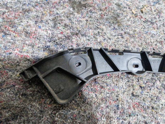 bontott SKODA OCTAVIA III Bal hátsó Oldal Lökhárító Tartó (Műanyag)