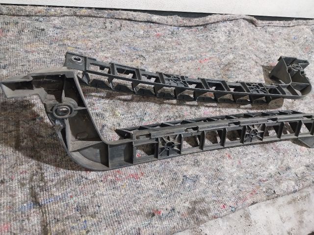 bontott SKODA OCTAVIA III Bal hátsó Oldal Lökhárító Tartó (Műanyag)