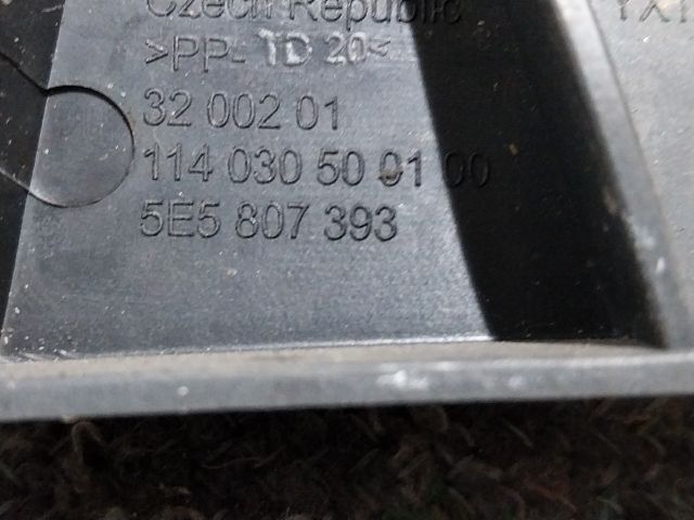 bontott SKODA OCTAVIA III Bal hátsó Oldal Lökhárító Tartó (Műanyag)