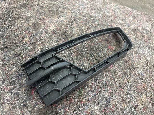 bontott SKODA OCTAVIA III Bal Ködlámpa Rács