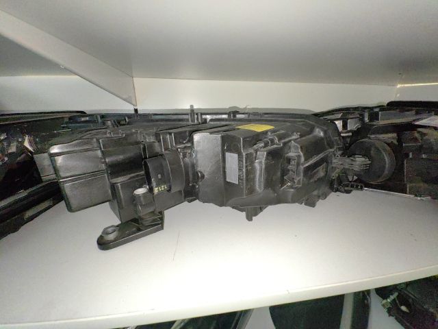 bontott SKODA OCTAVIA III Bal Ledes Fényszóró