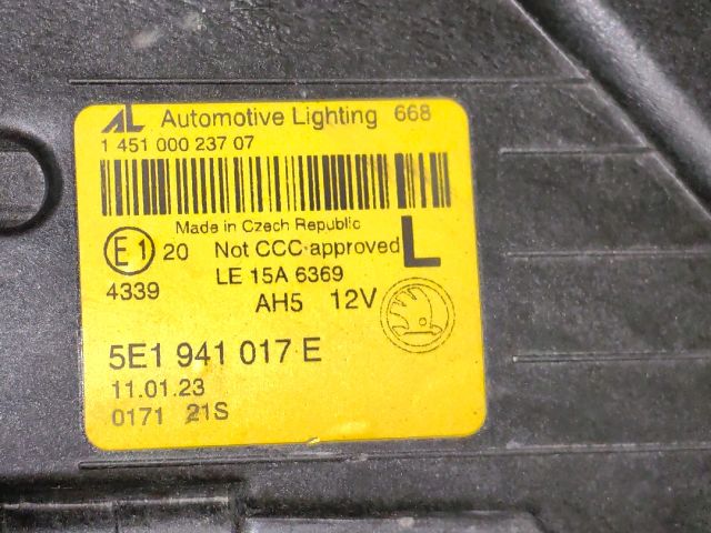 bontott SKODA OCTAVIA III Bal Ledes Fényszóró