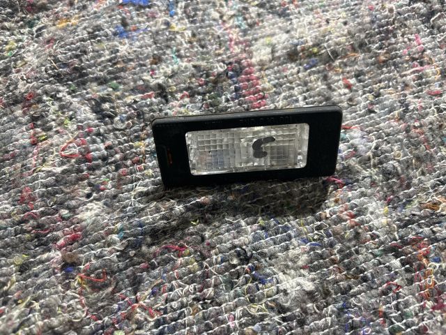 bontott SKODA OCTAVIA III Bal Rendszámtábla Világítás