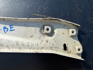 bontott SKODA OCTAVIA III Bal Sárvédő Oldaltartó