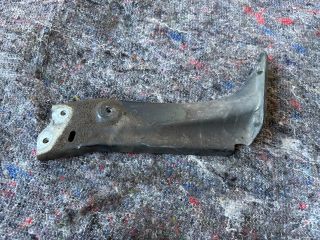 bontott SKODA OCTAVIA III Bal Sárvédő Oldaltartó