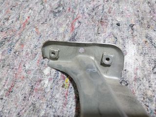 bontott SKODA OCTAVIA III Bal Sárvédő Oldaltartó