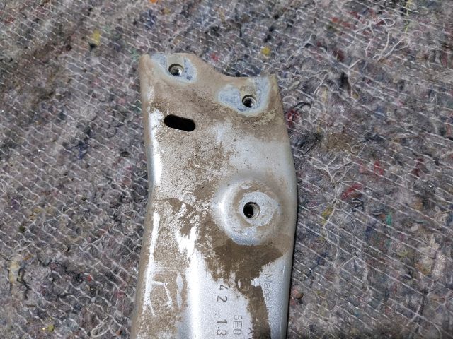 bontott SKODA OCTAVIA III Bal Sárvédő Oldaltartó