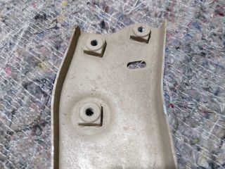 bontott SKODA OCTAVIA III Bal Sárvédő Oldaltartó