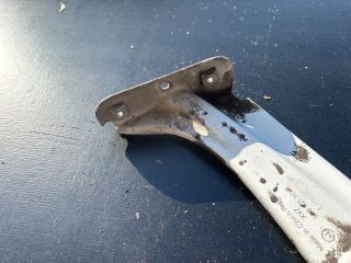 bontott SKODA OCTAVIA III Bal Sárvédő Oldaltartó