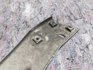 bontott SKODA OCTAVIA III Bal Sárvédő Oldaltartó