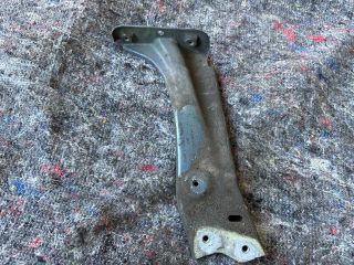 bontott SKODA OCTAVIA III Bal Sárvédő Oldaltartó