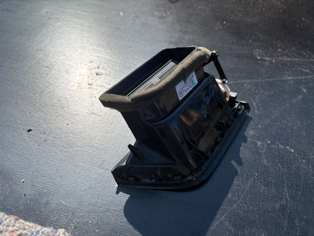 bontott SKODA OCTAVIA III Bal Szellőző